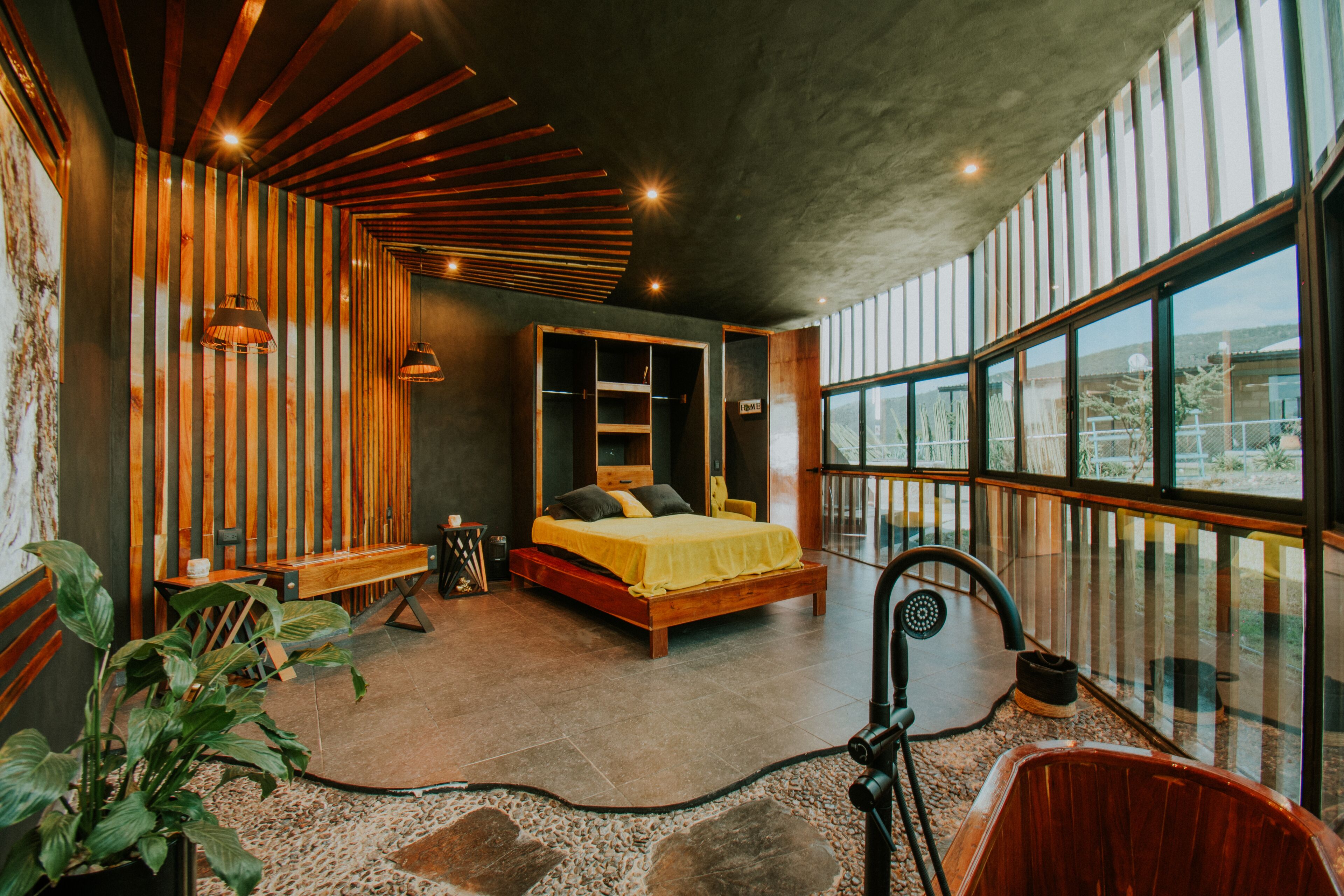 1 bedroom, down comforters, iron/ironing board, free WiFi