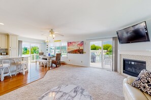 Télévision, cheminée