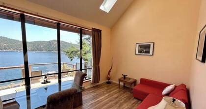 Beautiful, quiet place to stay with lovely beach access and stunning views