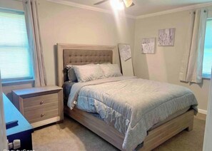 2 bedrooms, iron/ironing board, WiFi, bed sheets