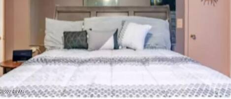 2 chambres, fer et planche à repasser, Wi-Fi gratuit, draps fournis