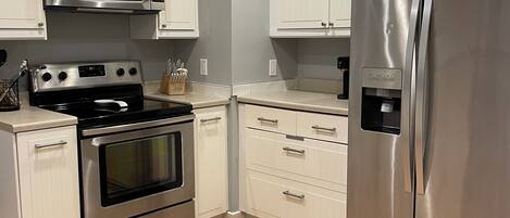 Parrilla de estufa, tostadora y comedor