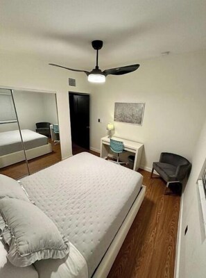 2 Schlafzimmer, Zimmersafe, Schreibtisch, kostenloses WLAN