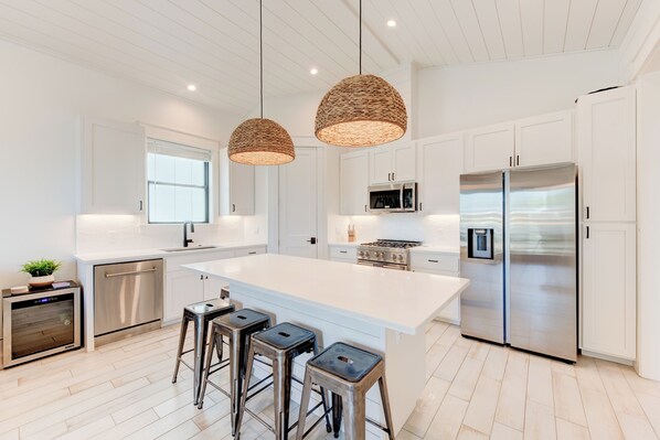 Fridge, microwave, oven, stovetop - Modern Luxury Villa in Prime Port A - Private Pool, Golf Cart, Ocean Views! (Port Aransas)