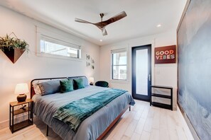 5 室のベッドルーム、デスク、旅行用ベビーベッド、WiFi (無料)