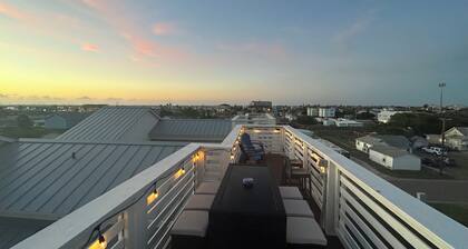 Modern Luxury Villa in Prime Port A - Private Pool, Golf Cart, Ocean Views!
