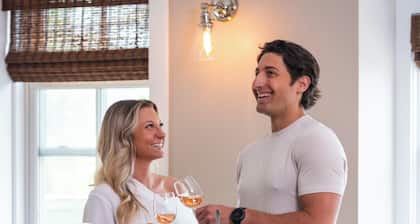 Luxury Thames St 3BR w/ Parking