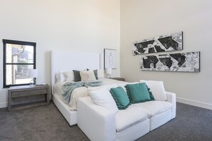 4 bedrooms, desk, iron/ironing board, travel cot