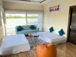 2 bedrooms, free WiFi, bed sheets, wheelchair access - GoBravo 71- 2BHK Farm with Pool & Garden Sec150 Noida (Noida)