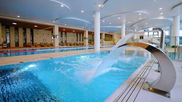 Sisäuima-allas, ulkouima-allas