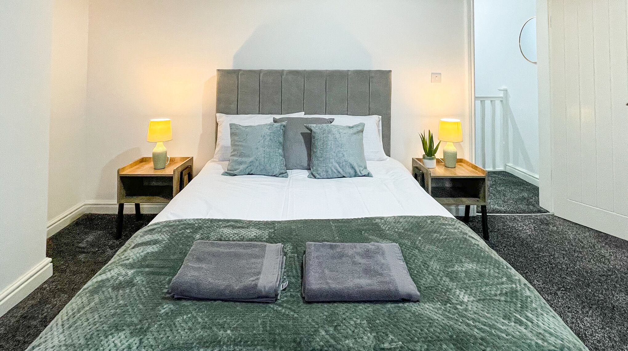 4 bedrooms, desk, iron/ironing board, travel crib