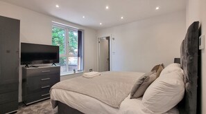 4 soverom, strykejern/-brett, reiseseng for barn og wi-fi (inkludert)