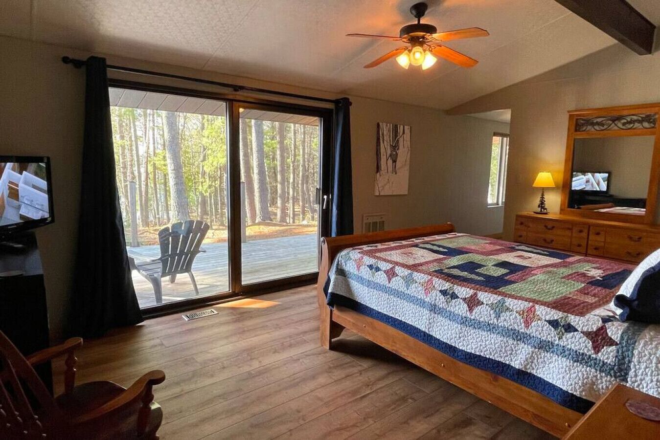 6 bedrooms, desk, free WiFi, bed sheets