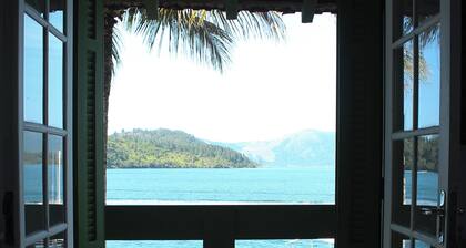 House on the sea in Angra dos Reis, house with sea view