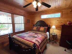 3 soverom, skrivebord, strykejern/-brett og wi-fi