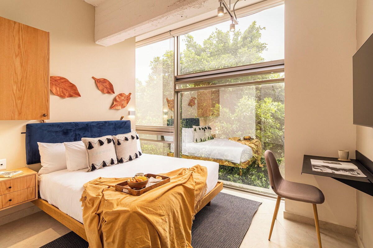 Superior One bedroom Apartment with view | 1 bedroom, in-room safe, desk, laptop workspace