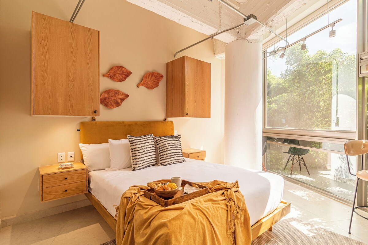 One bedroom Premier Apartment | 1 bedroom, in-room safe, desk, laptop workspace