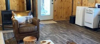 Horse-themed Airbnb Lees Summit