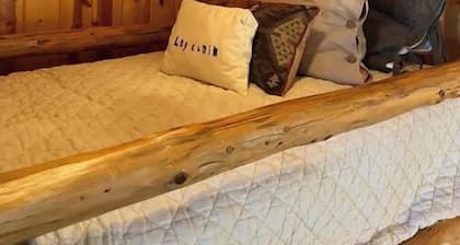 Horse-themed Airbnb Lees Summit