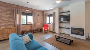 Télévision, cheminée