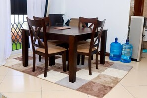 Dining - 4 Bedroom Beach Front (Mombasa)