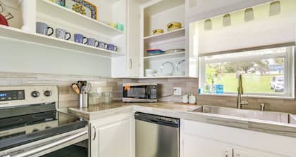 Sunny Lake Wales Getaway - 1 Mi to Downtown
