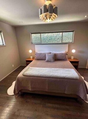 2 habitaciones, escritorio, tabla de planchar con plancha y wifi gratis
