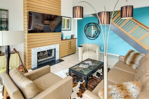 TV, fireplace, stereo - Contemporary Asheville Home w/ Panoramic Views! (Asheville)