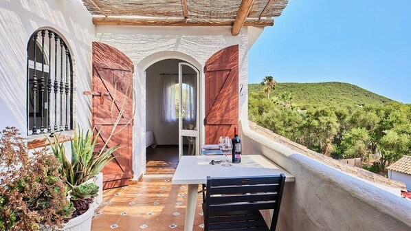 Outdoor dining - Casa Asclepios Barbate - Caños de Meca by Ruralidays (Cádiz)
