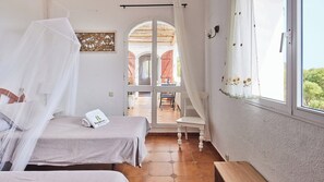 3 bedrooms, iron/ironing board, travel cot, WiFi - Casa Asclepios Barbate - Caños de Meca by Ruralidays (Cádiz)