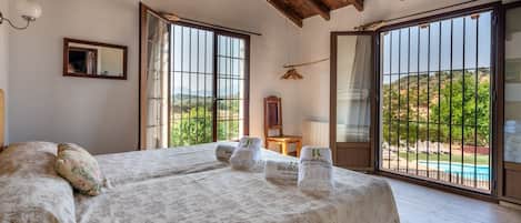 5 slaapkamers, reisbedje, wifi