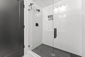 Shower, hair dryer, towels, soap - Luxury Downtown Condo Close to Shops/Eats/Bars (Salt Lake City)