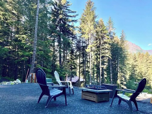 Pepper Tree Cottage - Breakfast Included