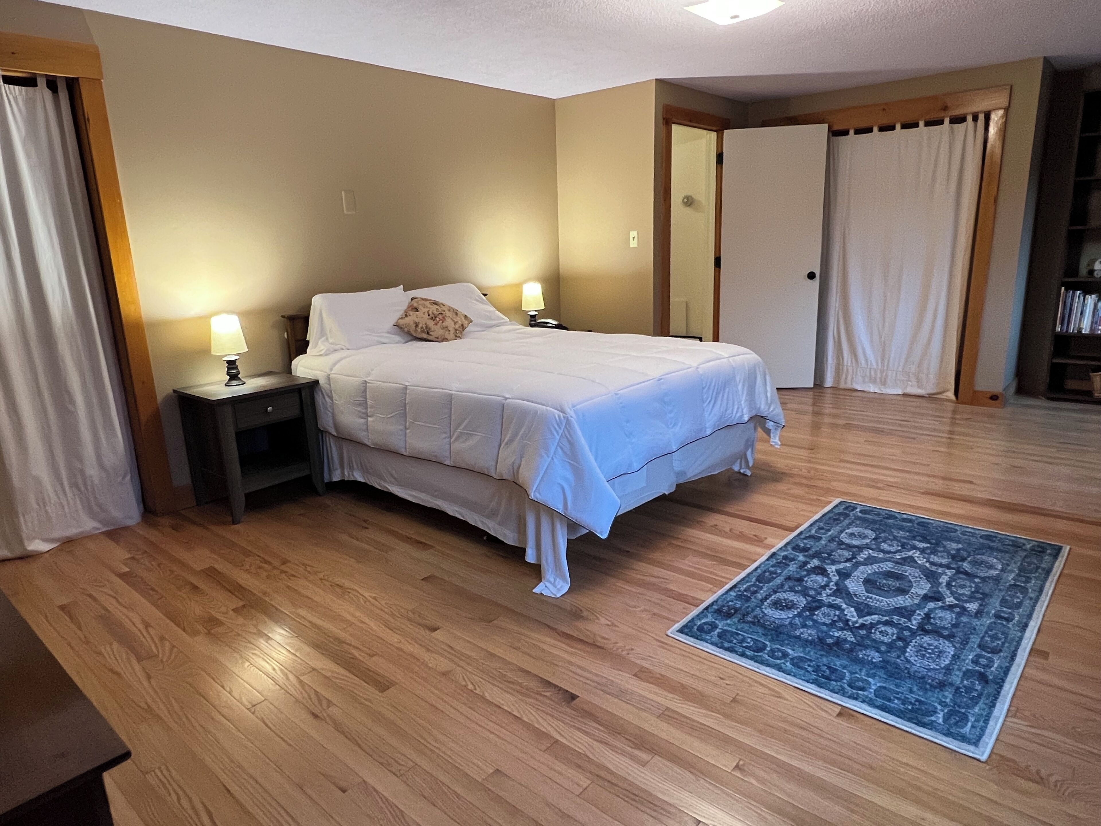 3 soverom, skrivebord, wi-fi (inkludert) og sengetøy