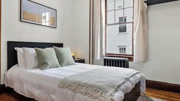 1 bedroom, in-room safe, desk, iron/ironing board