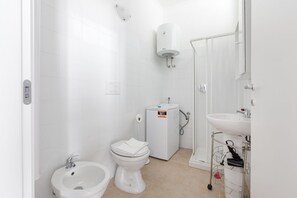 Douche, bidet