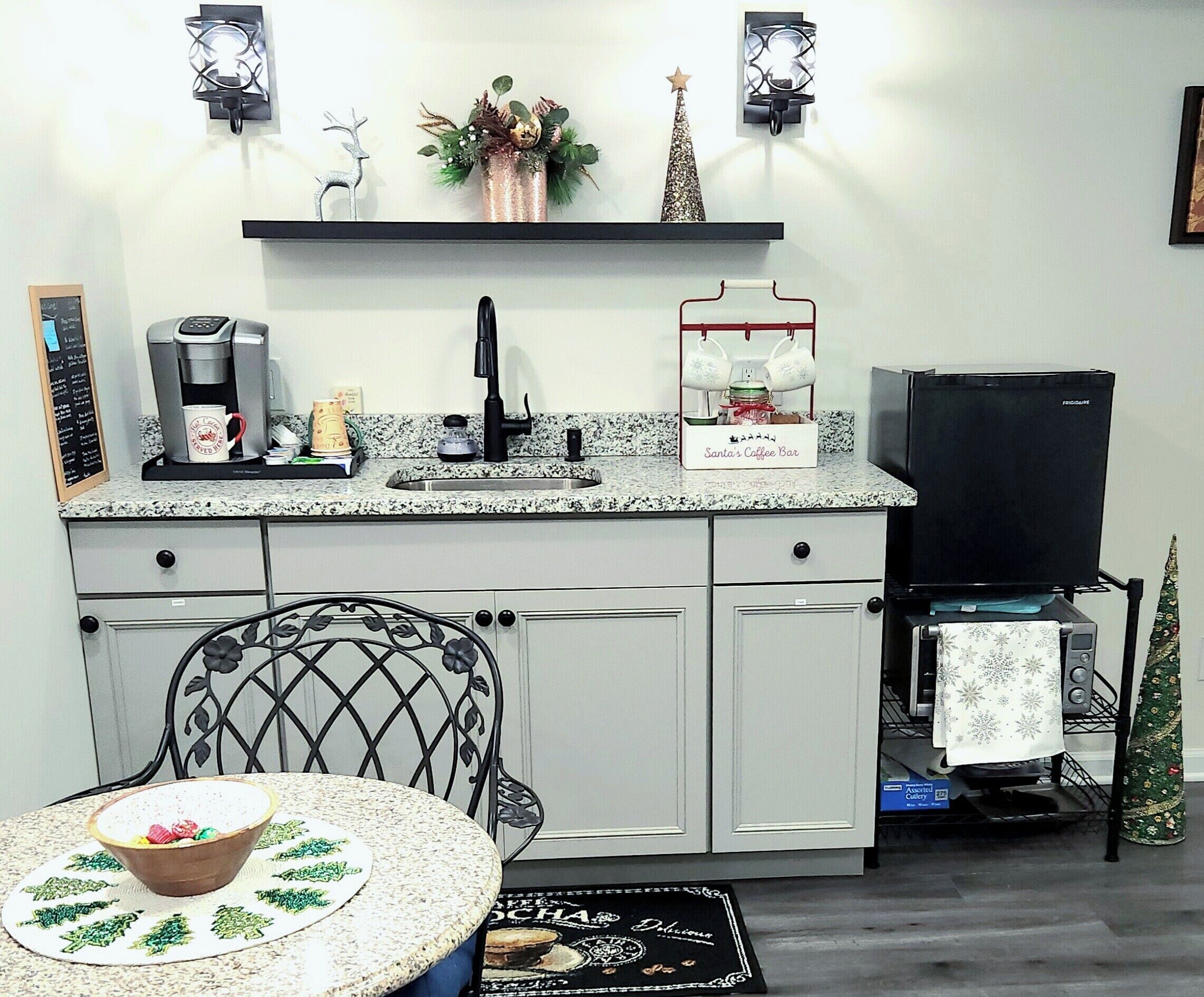 Fridge, microwave, coffee/tea maker, toaster