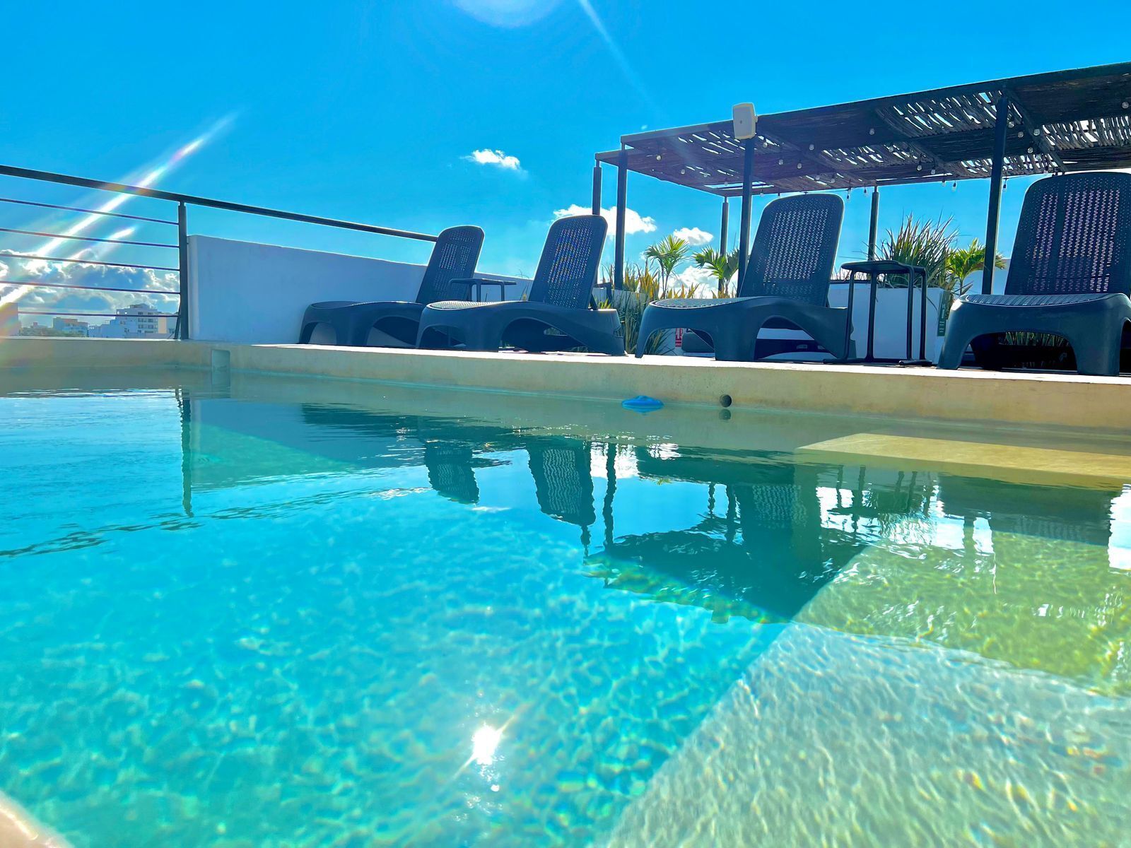 2 outdoor pools, open 9:00 AM to 10:00 PM, sun loungers