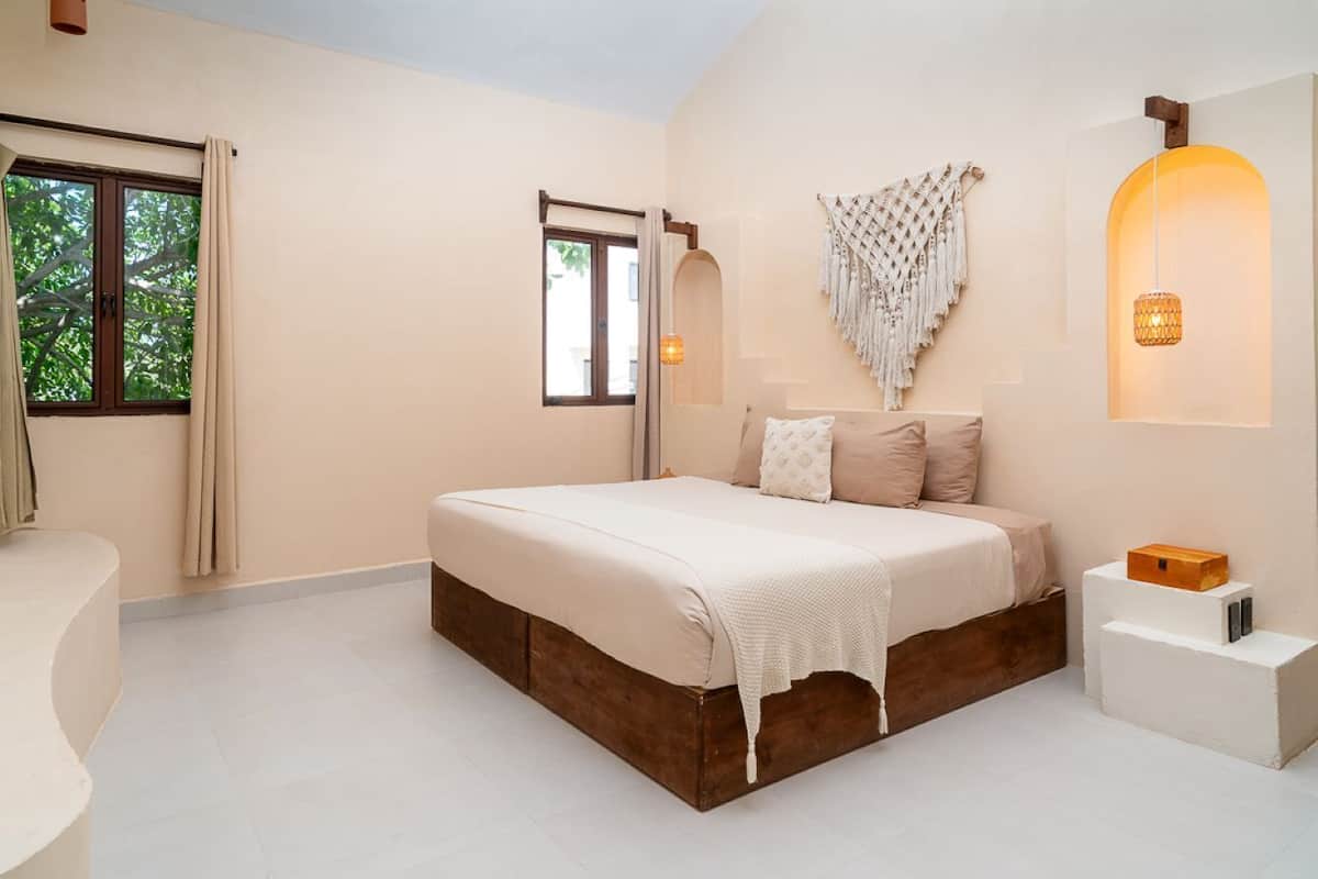Superior Suite, City View | Minibar, desk, individually decorated, bed sheets