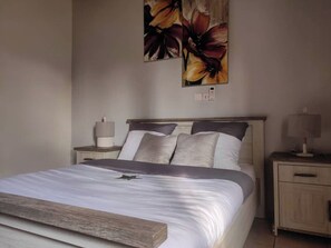 2 Schlafzimmer, Bügeleisen/Bügelbrett, kostenloses WLAN, Bettwäsche