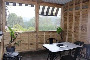 Dining - The Caretaker's Cottage (Aldgate)