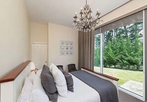 1 bedroom - The Caretaker's Cottage (Aldgate)