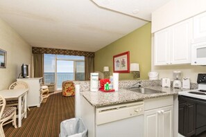 ثلاجة، فرن، موقد طهي مسطح