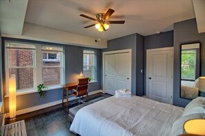 3 habitaciones, escritorio, tabla de planchar con plancha y wifi 