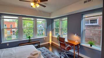 3 bedrooms, desk, iron/ironing board, WiFi