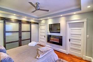 3 habitaciones, escritorio, tabla de planchar con plancha y wifi 