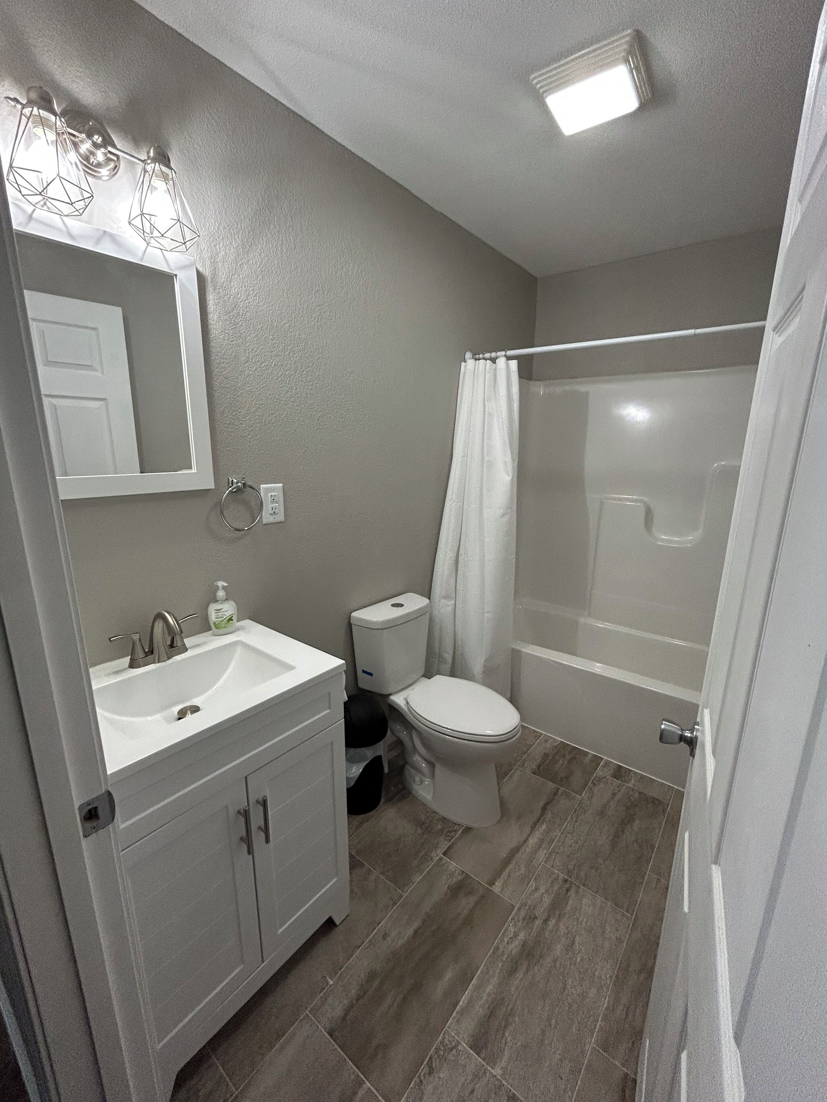 Towels, soap, shampoo, toilet paper