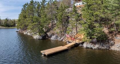 Denvic House - a private lakefront retreat