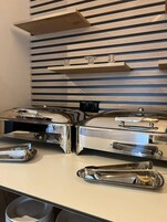 每日供应自助式早餐（每人 EUR 12.90）