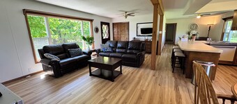 Sunset Views, 330 ft of Sand Bottom Beach & Huge Lawn on Hidden Gem Walker Lake